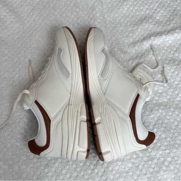 NWOT. GUESS Men's Palak Sneaker - Picture 5 of 9